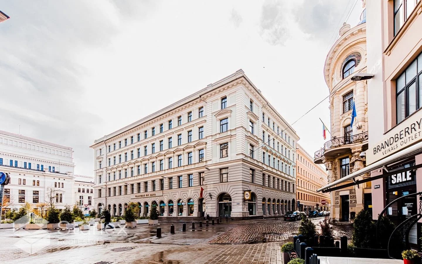 Ēdināšanai piemērotas telpas Vecrīgā pretī viesnīcai ''Kempinski''