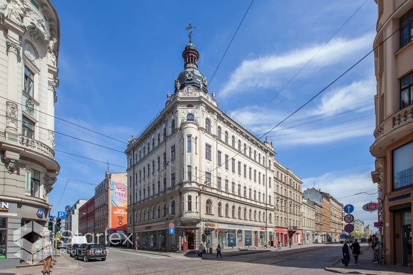 Bright and furnished apartment in the center of Riga