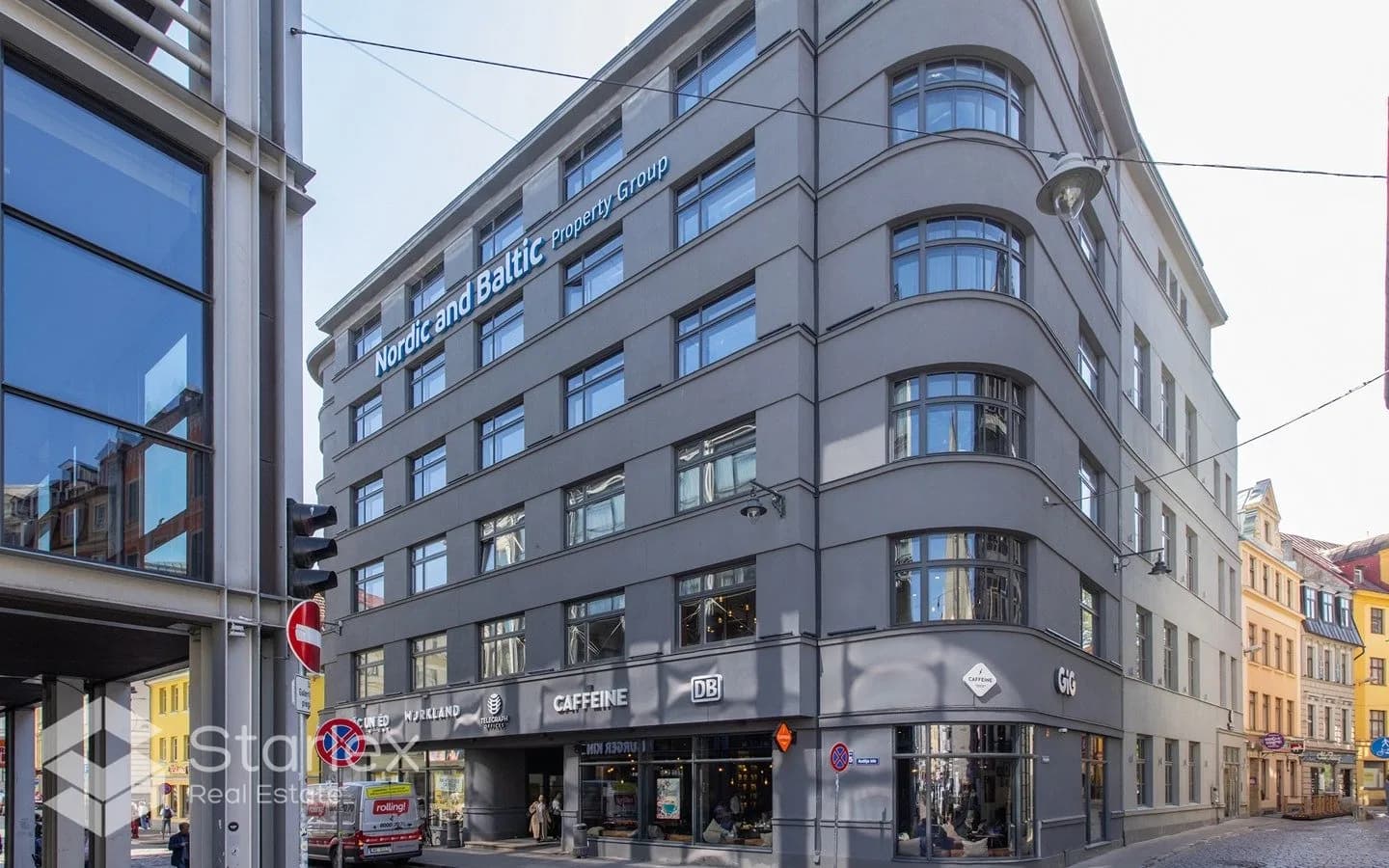 Moderns A klases birojs Vecrīgā pie T/C ''Galerija Centrs''