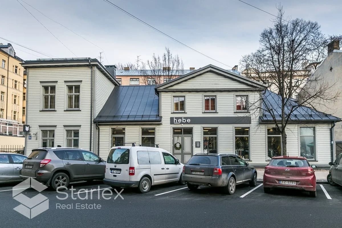 Продаю полностью реконструированное деревянное здание.