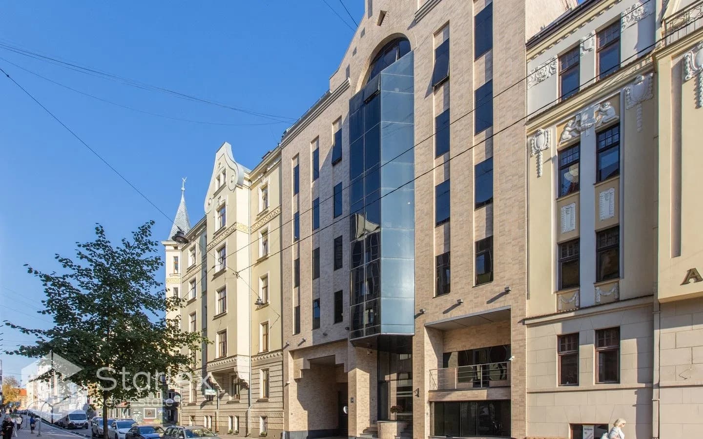 Элитный офис в отреставрированном здании в центре Риги.
