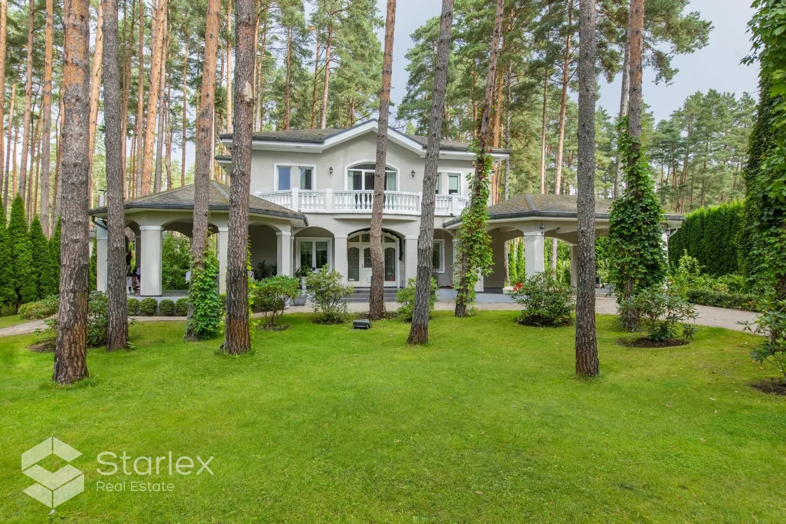HOUSE IN ASARI – SURROUNDED BY PINE TREES, SPACIOUS AND PRIVATE