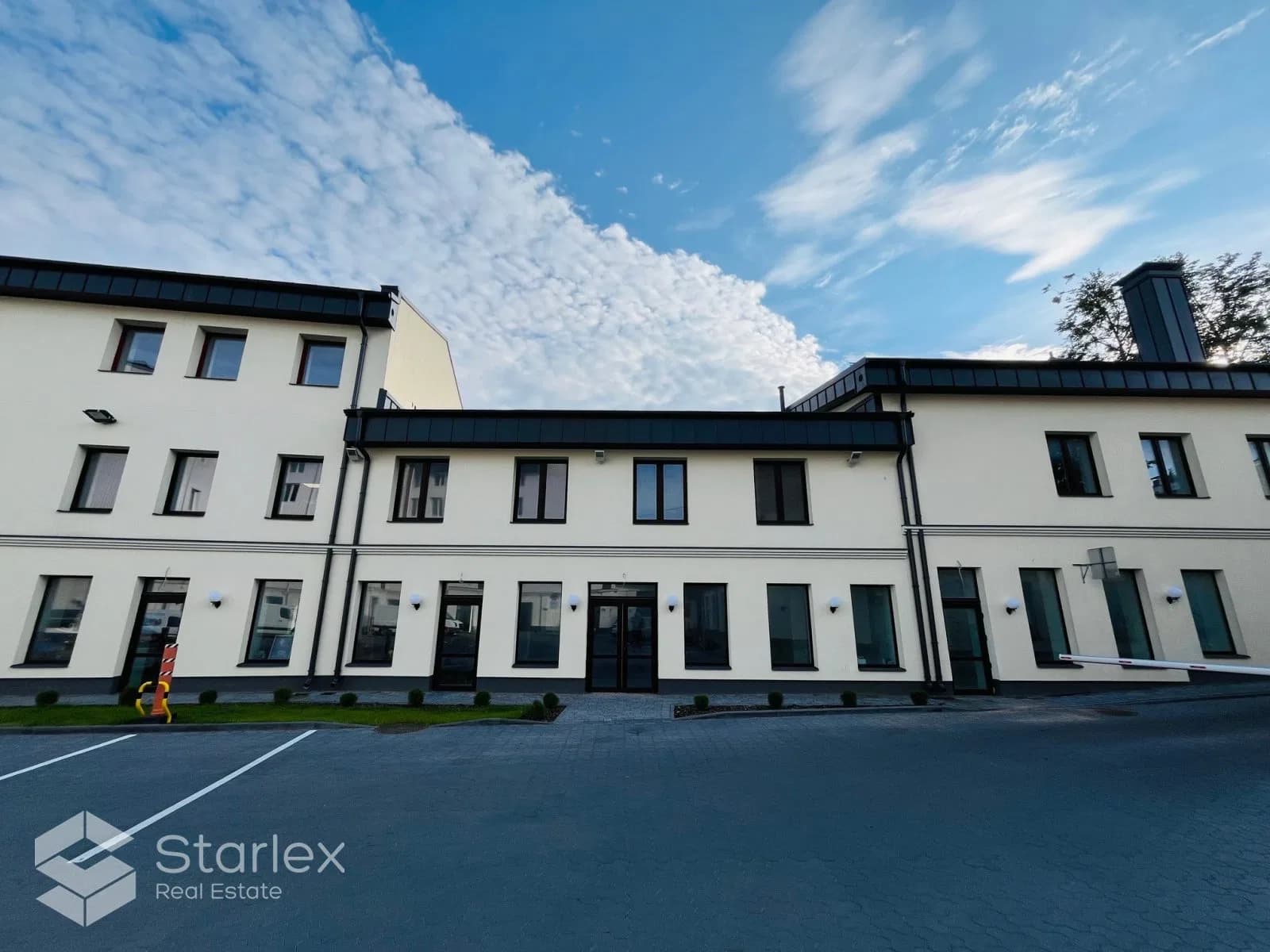 Office space in the renovated office block ''FEDAK''