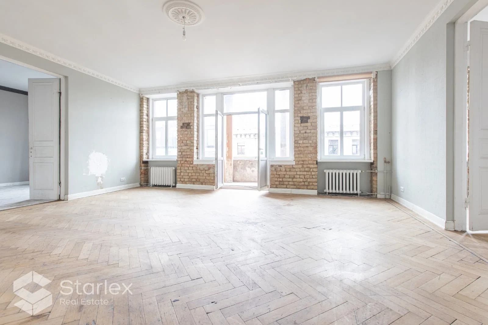 Exclusive apartment with a balcony and a panorama of Riga in a facade building!