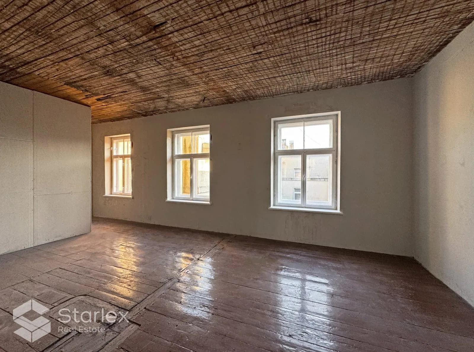 Trīsistabu dzīvoklis aktīvajā Centrā