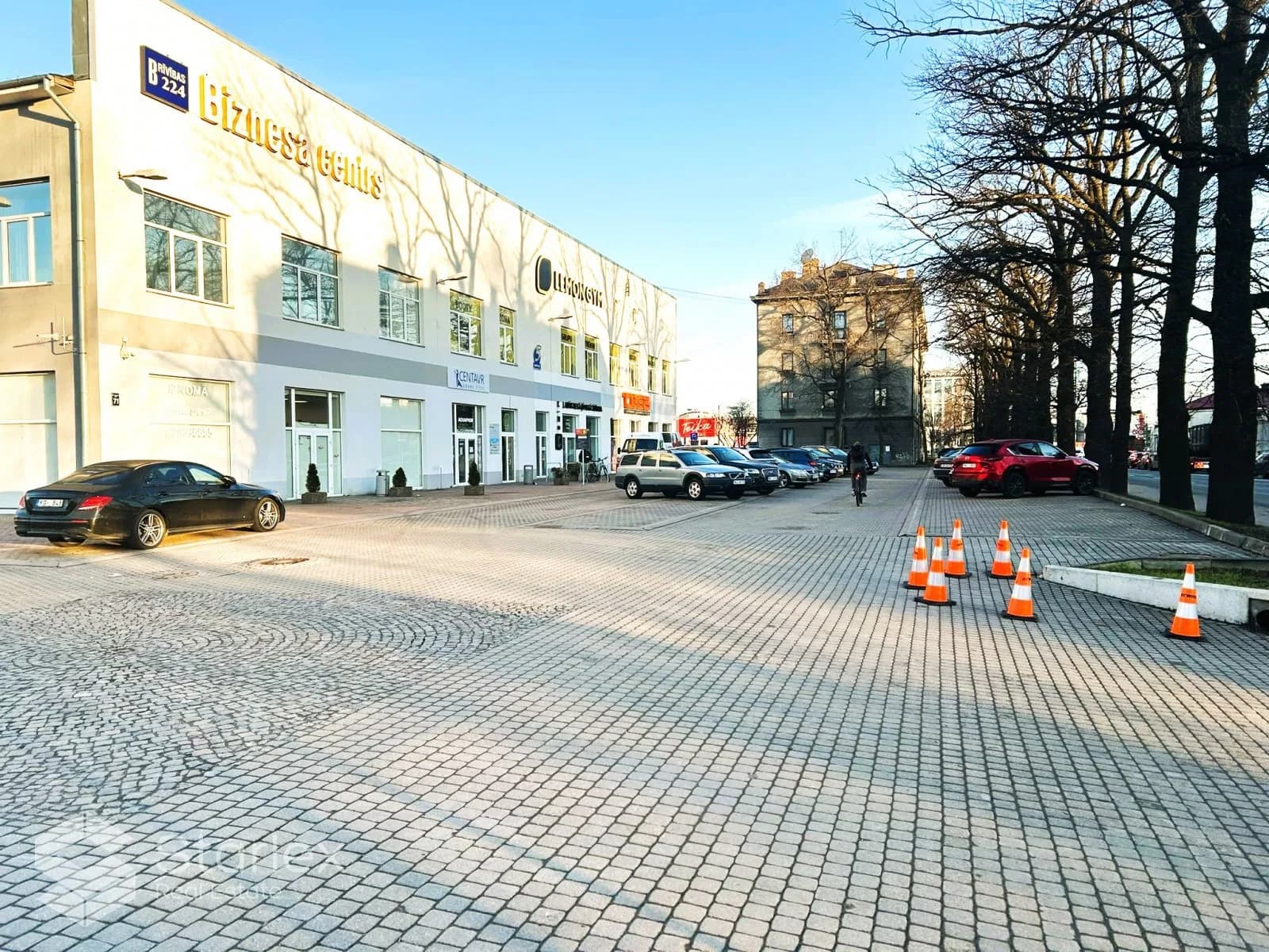 270 m² office in VEF district – 8 €/m² | offices + open space