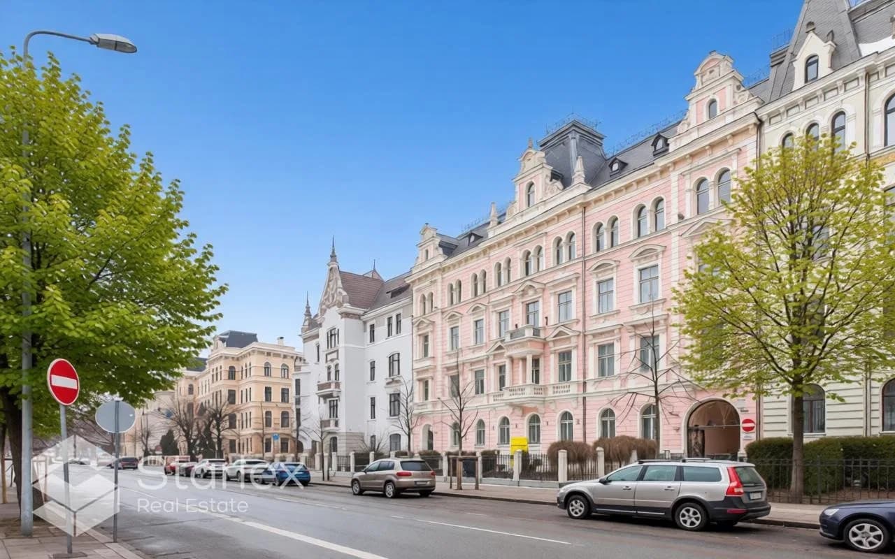 Mūsdienīgs, augsta līmeņa birojs ar mēbelēm Rīgas klusajā centrā