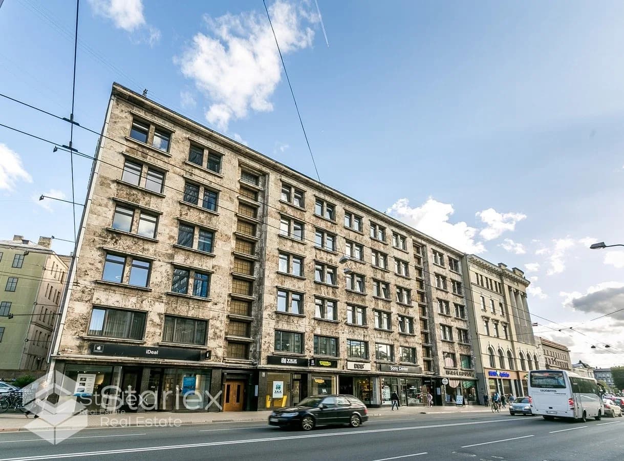 Bright office with parquet floors in a prestigious building near Radisson Blu Latvia